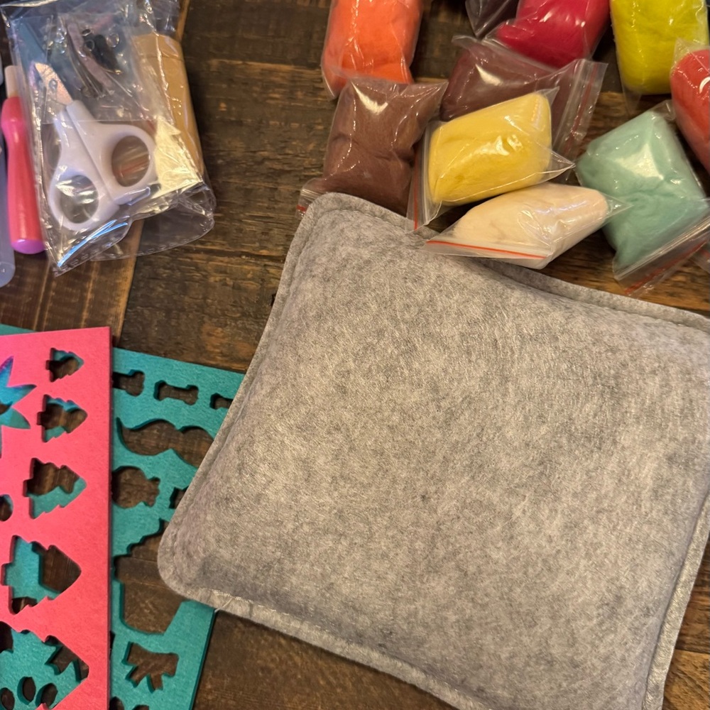 Felting Kit - Picture 4 of 4